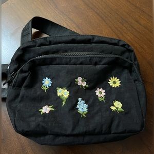 NWT Black Floral Baggu Fanny Pack